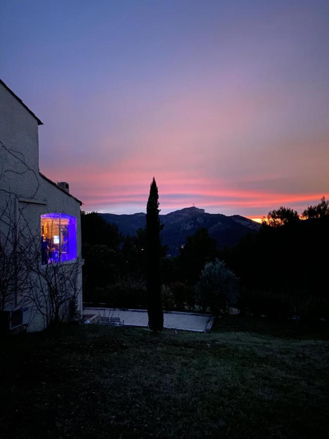 La Maison Perchee Auriol Bagian luar foto